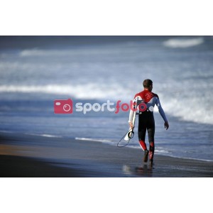 Surfista en la Playa de Zarautz
