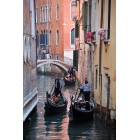 Góndola por los canales de Venecia
